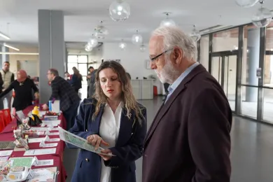Özel Eğitim Teknolojileri ve Yapay Zeka Destekli Çizelgeler Sergilendi