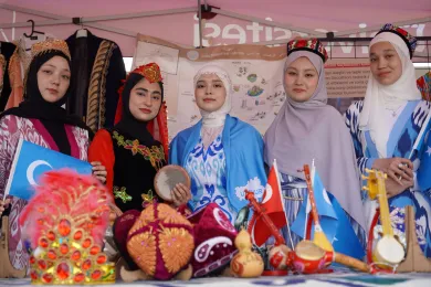 5. İZÜ Uluslararası Kültür Şenliği “Bir Dünya İZÜ” Sloganıyla Gerçekleşti
