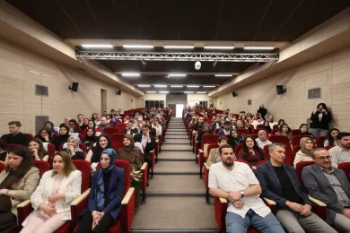 Moleküler Biyoloji ve Genetik Öğrencileri Önlük Giydi