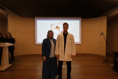 Moleküler Biyoloji ve Genetik Öğrencileri Önlük Giydi