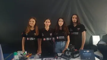 ee_xqltxsaaum58.jpg