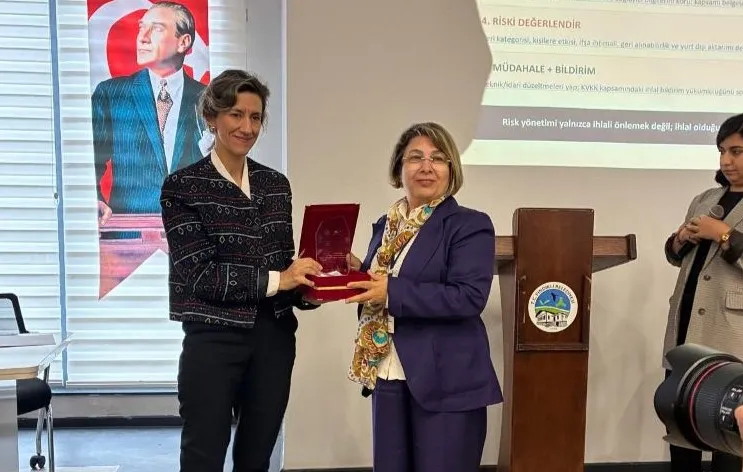 Prof. Dr. Canan Küçükali “Yapay Zekâ ve Yayıncılık Çalıştayı”nda Tebliğ Sundu