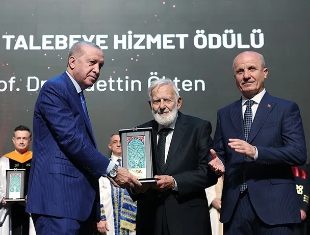 Prof. Dr. Sadettin Ökten’e Anlamlı Ödül